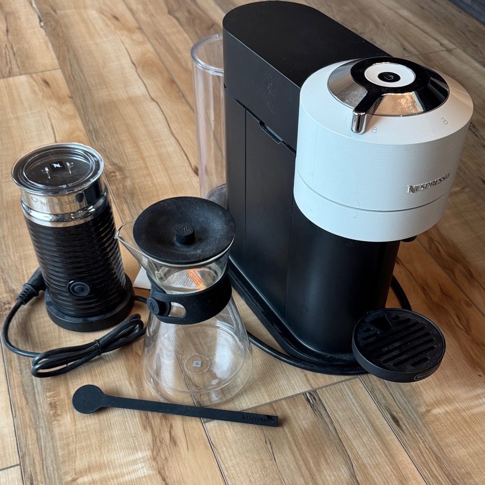 Nespresso Coffee Maker with milk frother- does not include carafe or spoon **